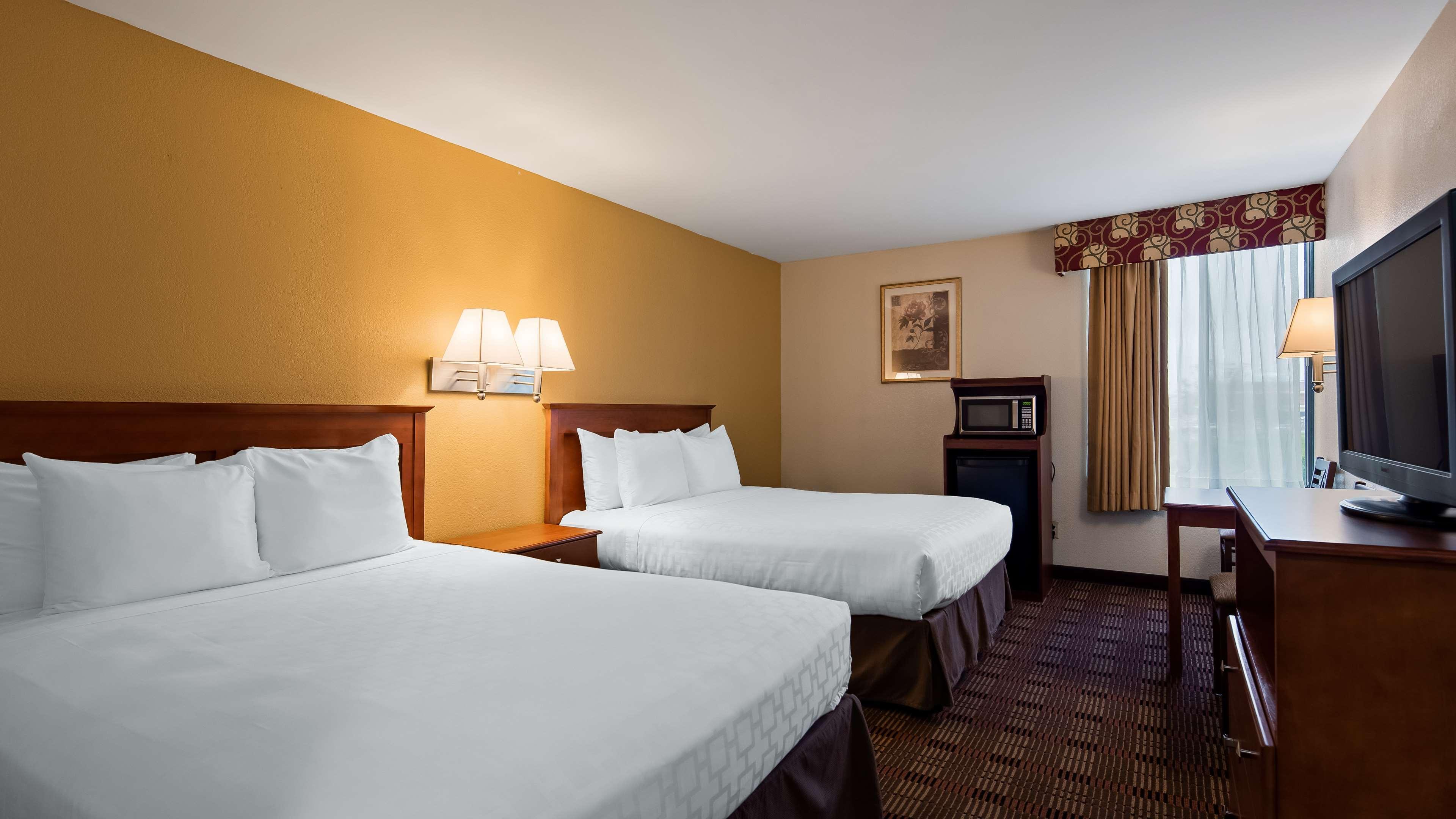 Surestay Hotel By Best Western East Brunswick Εξωτερικό φωτογραφία