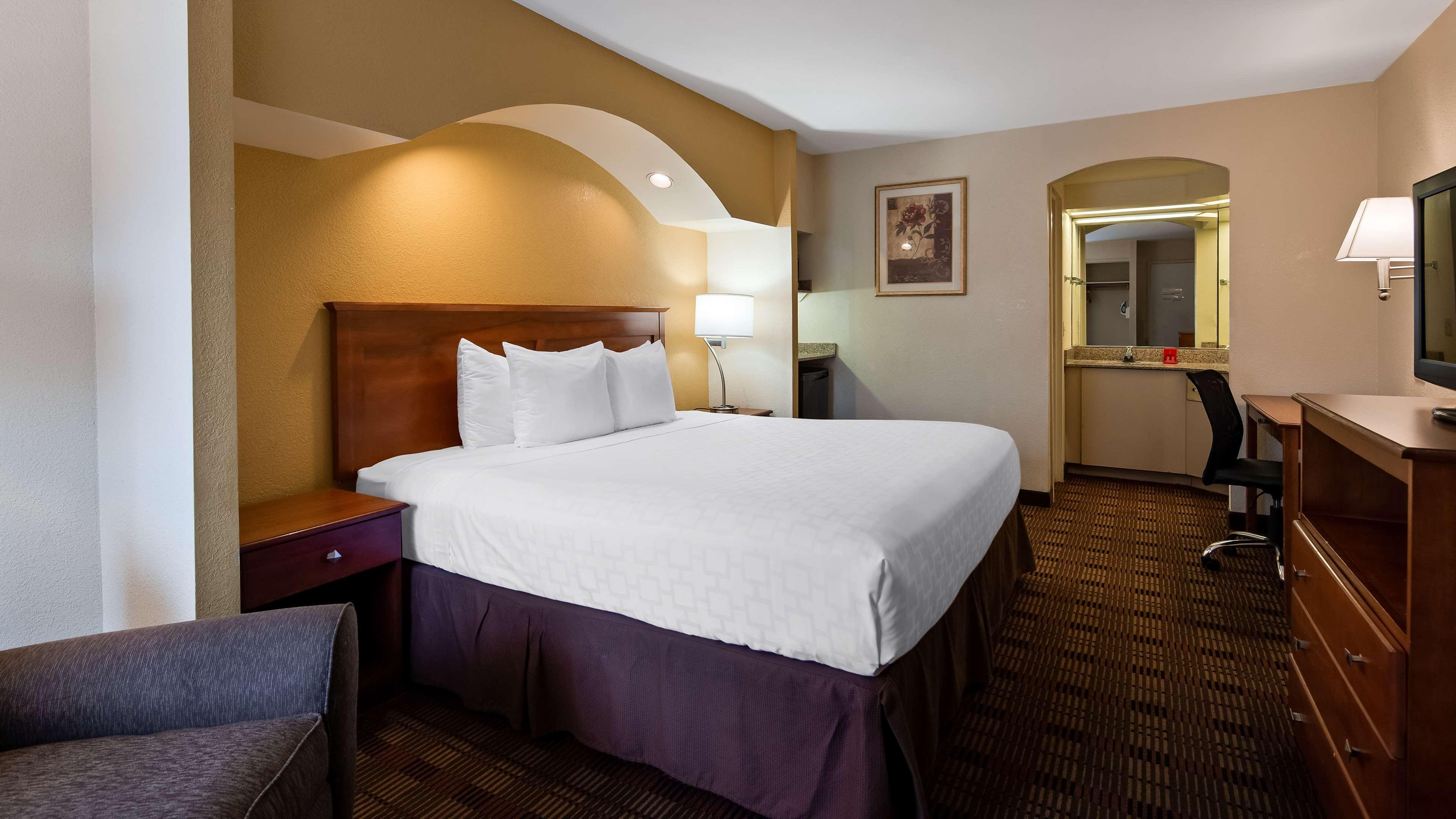 Surestay Hotel By Best Western East Brunswick Εξωτερικό φωτογραφία