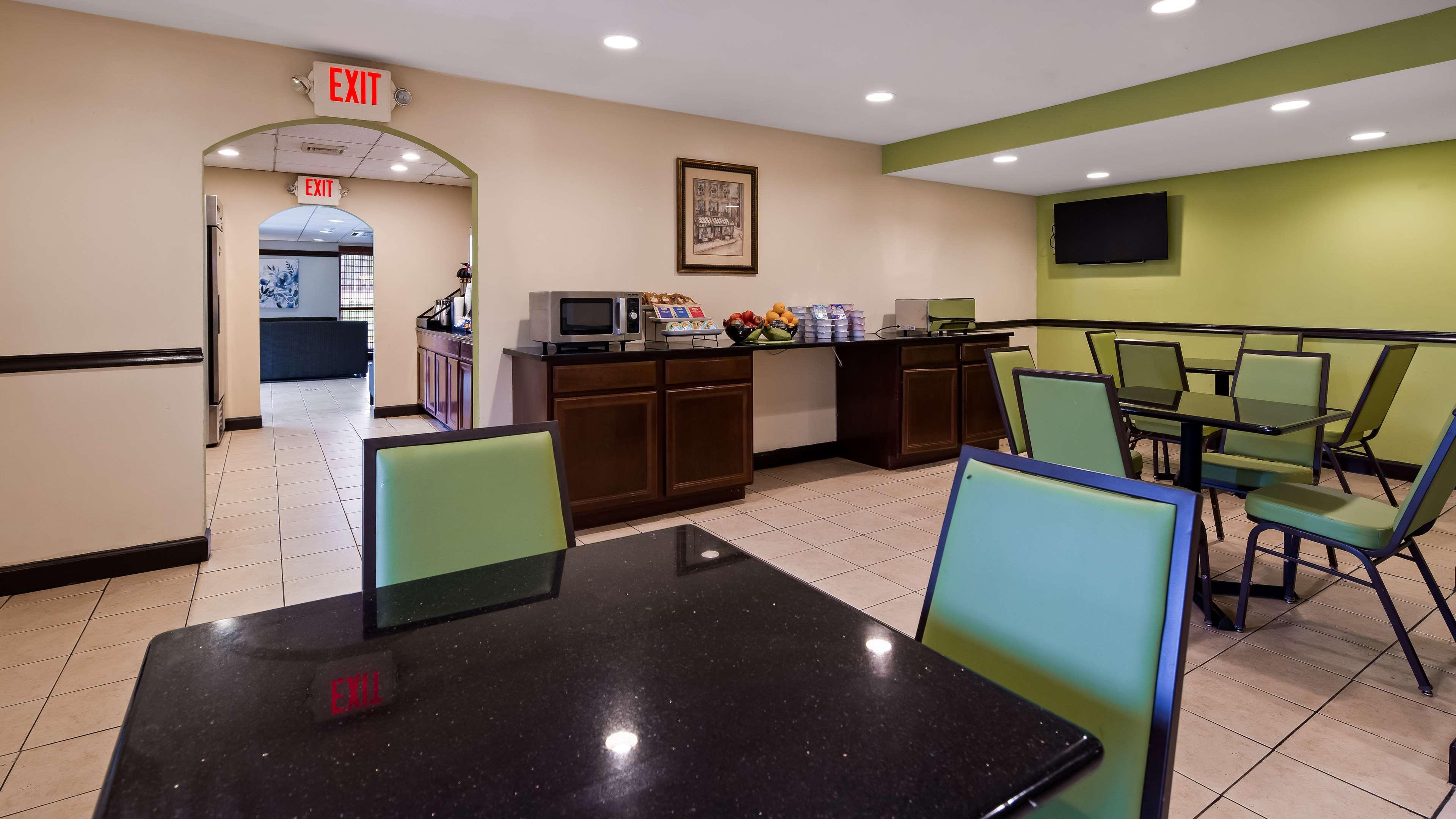Surestay Hotel By Best Western East Brunswick Εξωτερικό φωτογραφία