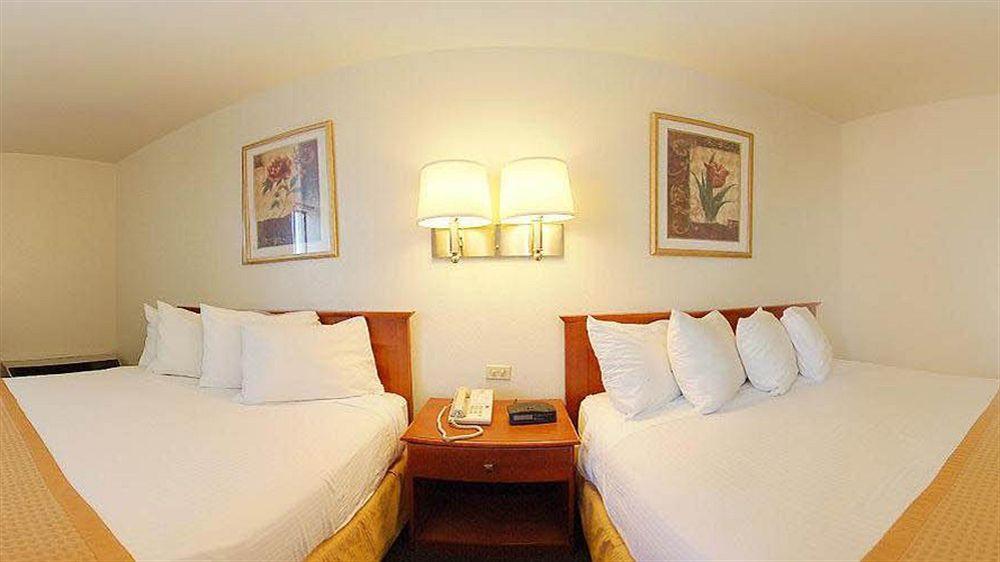 Surestay Hotel By Best Western East Brunswick Εξωτερικό φωτογραφία