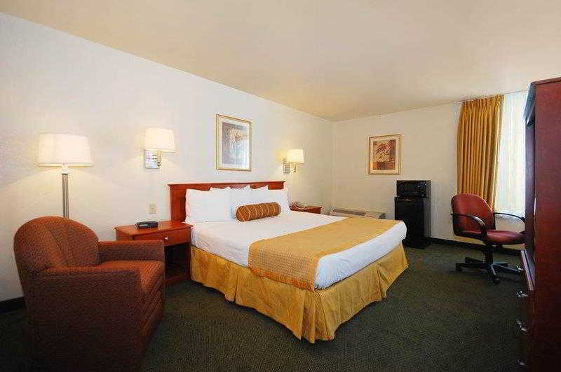 Surestay Hotel By Best Western East Brunswick Εξωτερικό φωτογραφία