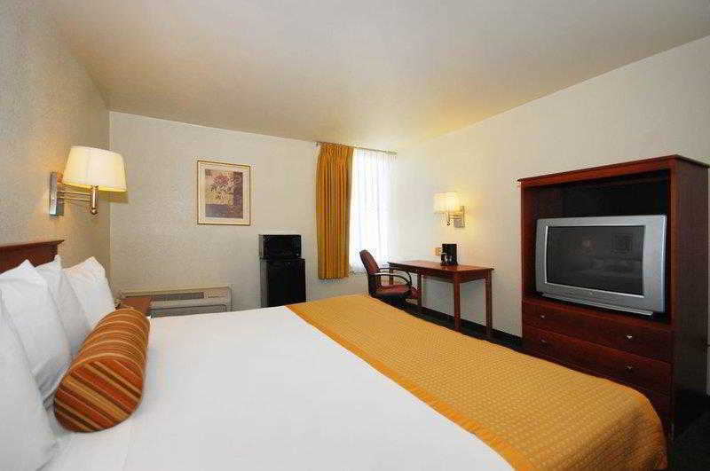 Surestay Hotel By Best Western East Brunswick Εξωτερικό φωτογραφία