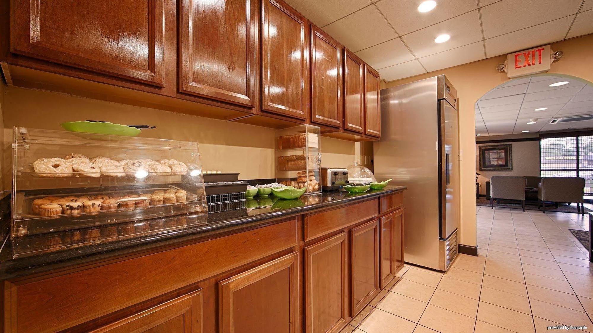 Surestay Hotel By Best Western East Brunswick Εξωτερικό φωτογραφία