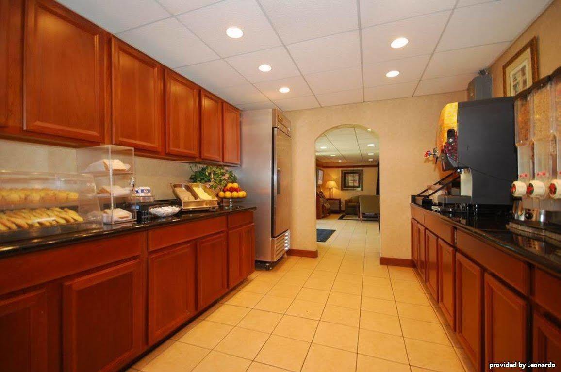 Surestay Hotel By Best Western East Brunswick Εξωτερικό φωτογραφία